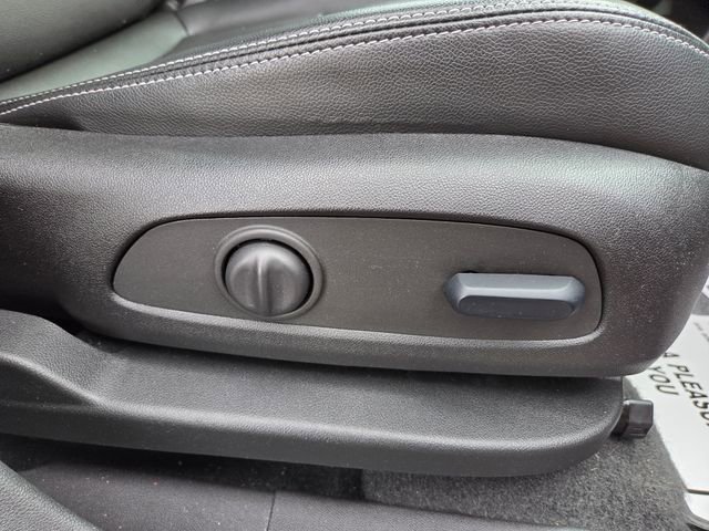 Used 2024 GMC Terrain SLT w/ Infotainment Package II image 42