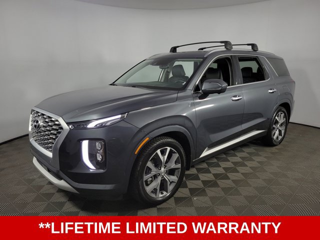 Used 2022 Hyundai Palisade Limited w/ Winter Package FWD image 3