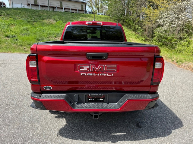 Used 2023 GMC Canyon Denali image 7