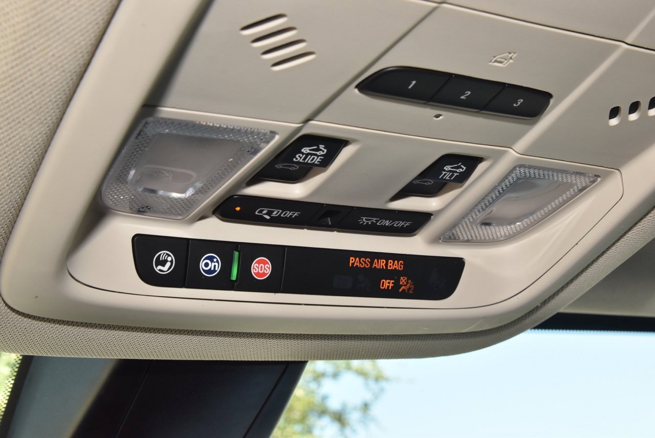 Used 2023 GMC Acadia Denali w/ Denali Ultimate Package FWD image 32