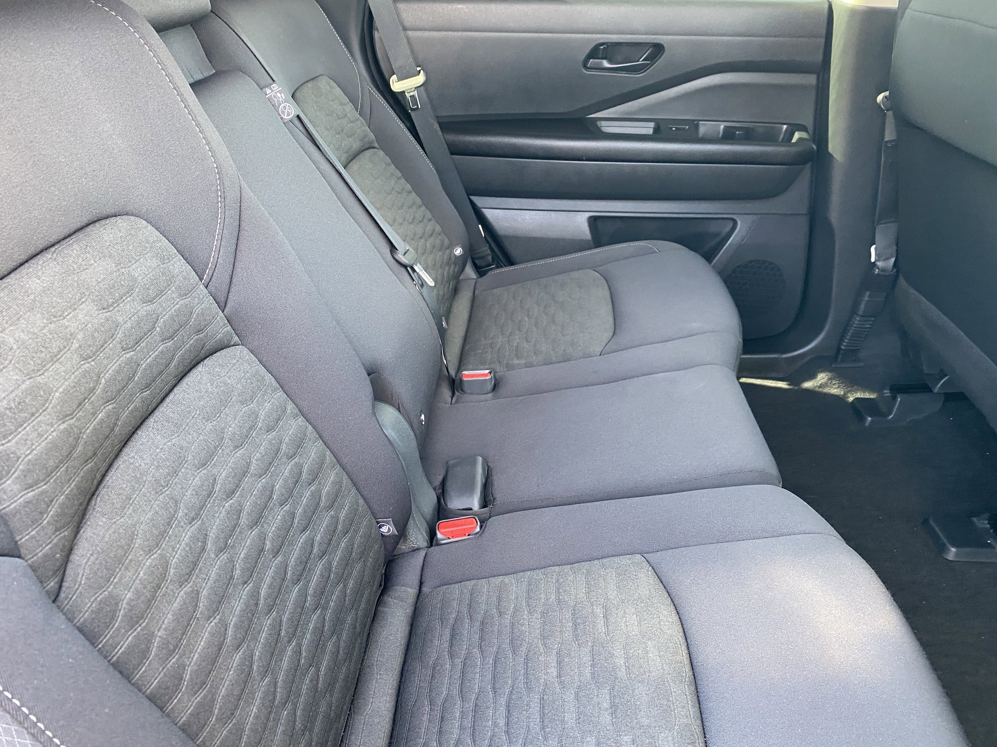 Used 2023 Nissan Pathfinder S image 13