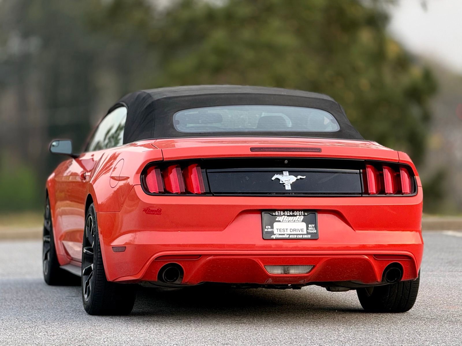 Used 2016 Ford Mustang Convertible image 5