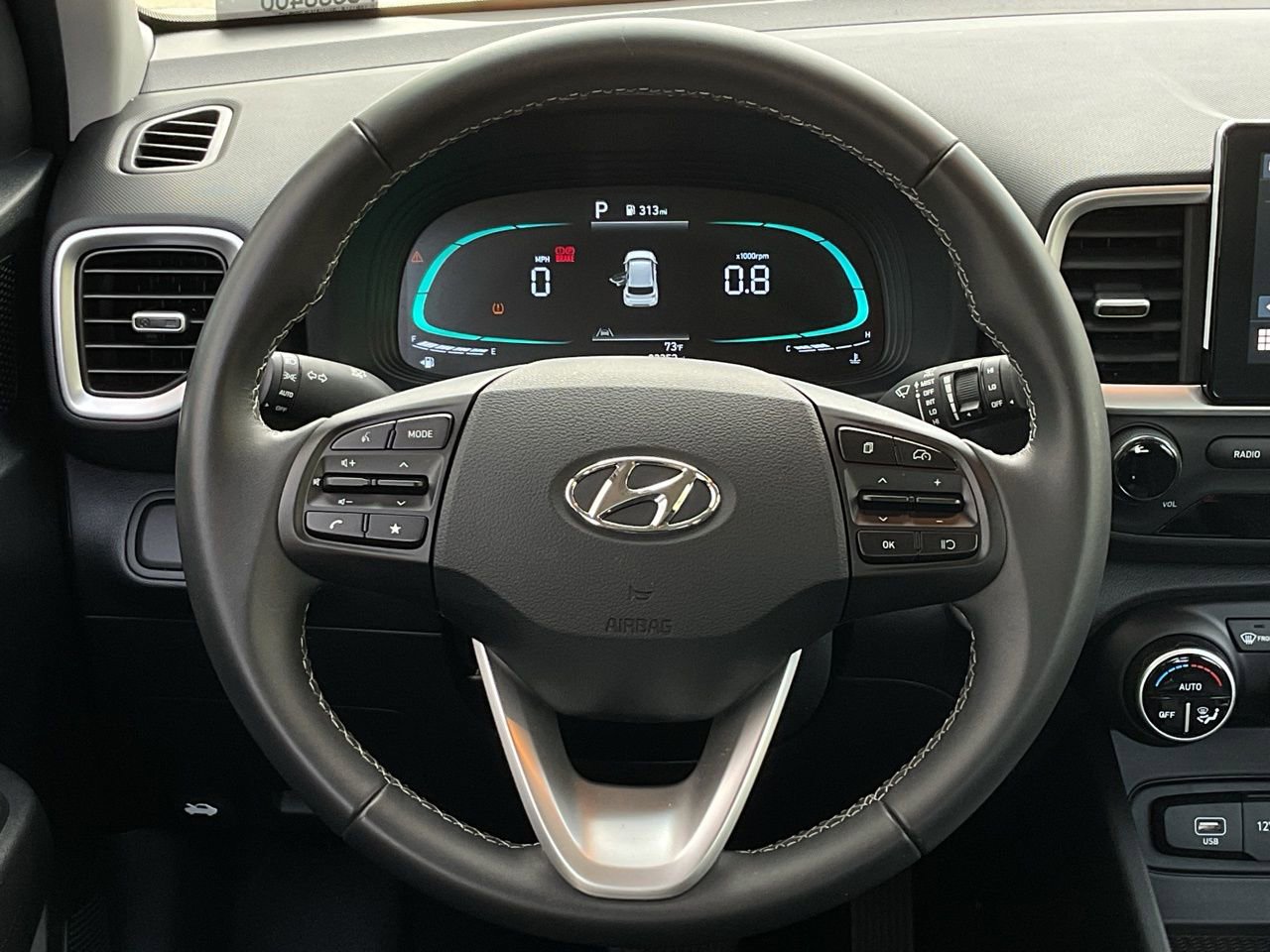 Used 2025 Hyundai Venue SEL image 22