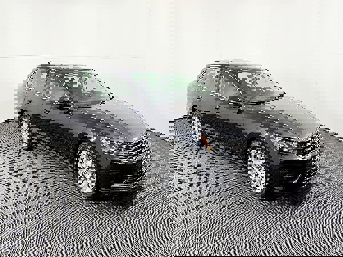 Used 2018 Volkswagen Passat 2.0T SE image 5