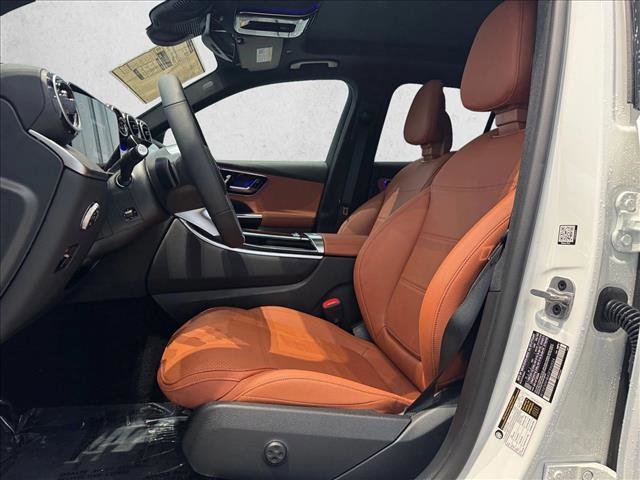 Certified 2025 Mercedes-Benz GLC 300 4MATIC image 4