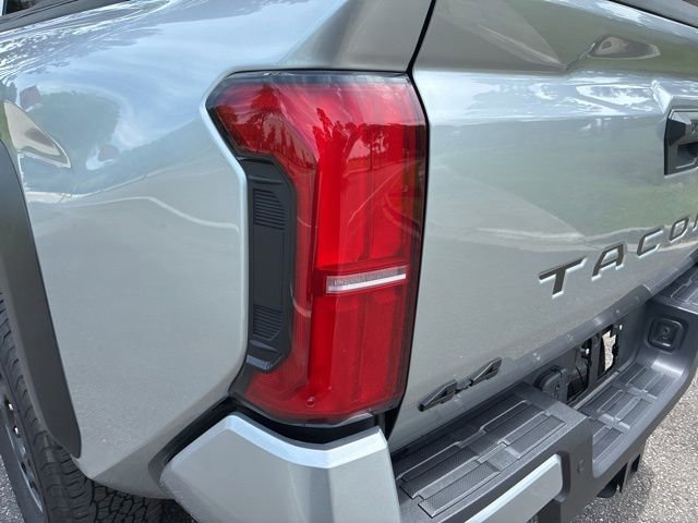 Used 2025 Toyota Tacoma TRD Off-Road w/ TRD Off Road Upgrade Package AWD/4WD image 12