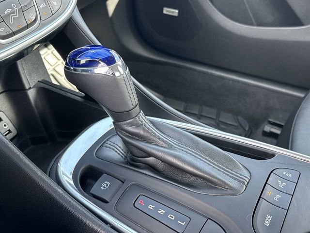 Used 2018 Chevrolet Volt Premier w/ Driver Confidence Package image 18