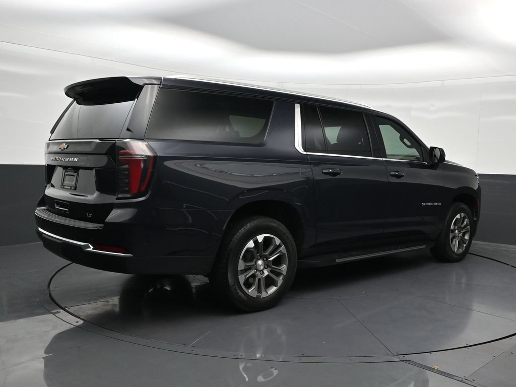 Used 2025 Chevrolet Suburban LT RWD image 5