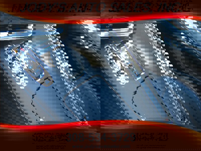 Used 2022 Chevrolet Corvette Stingray Coupe w/ Engine Appearance Package image 24