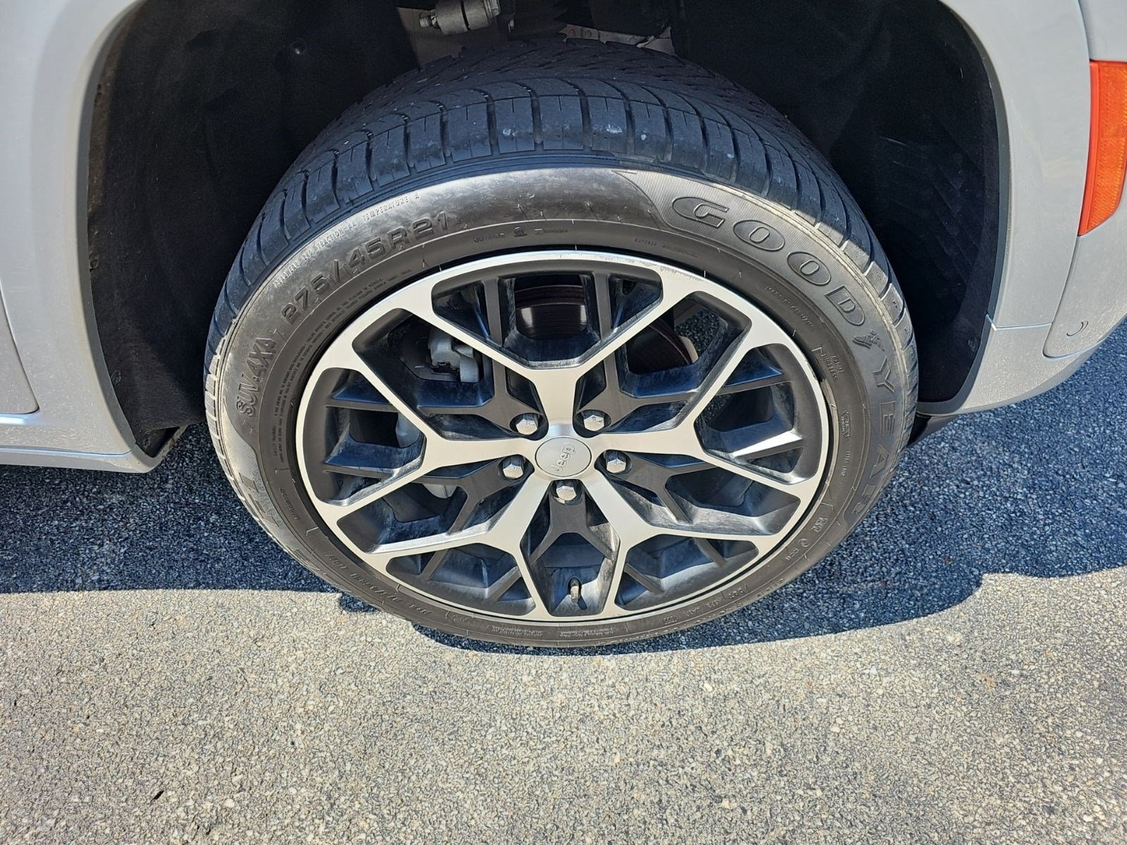 Used 2022 Jeep Grand Cherokee Summit AWD/4WD image 10