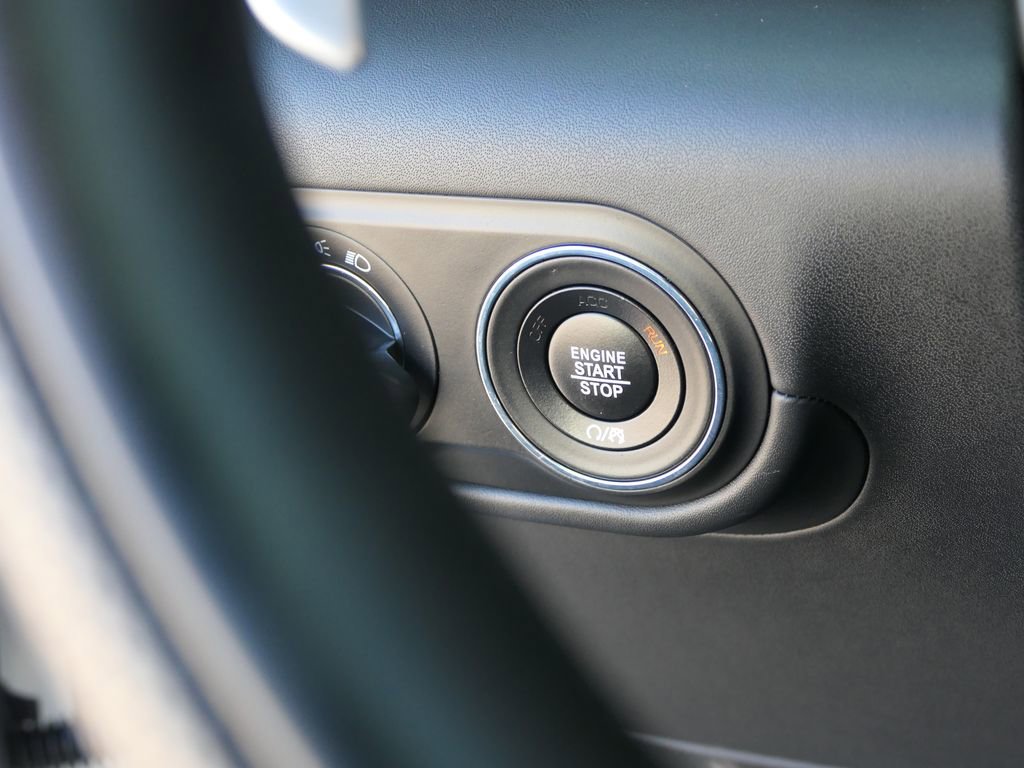 Used 2024 Maserati Levante GT Ultima image 19