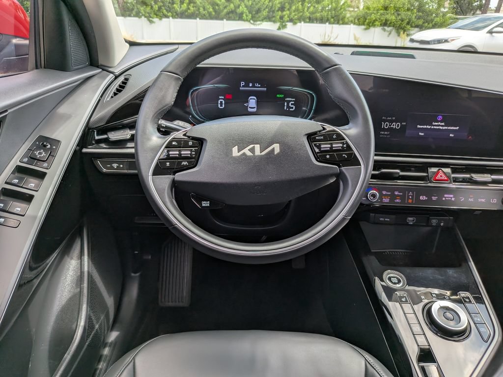 Certified 2023 Kia Niro EX FWD image 16