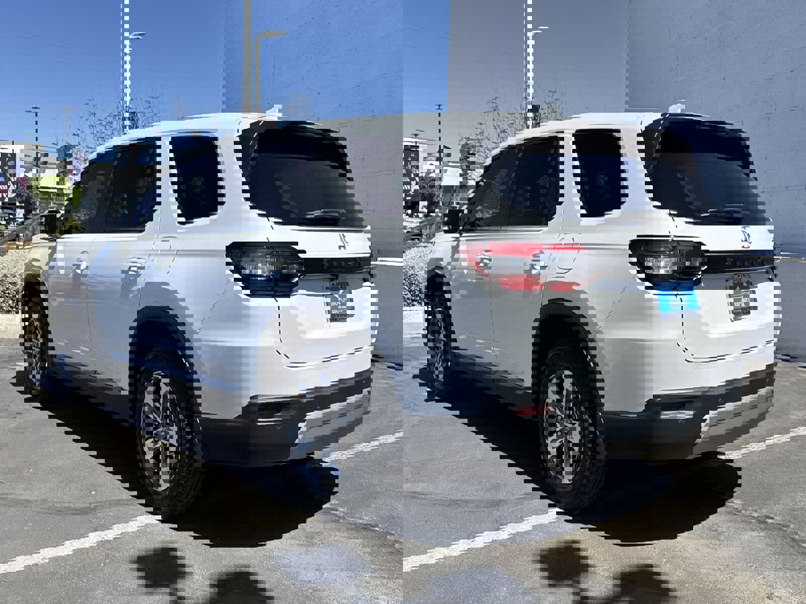 New 2025 Honda Pilot EX-L image 2