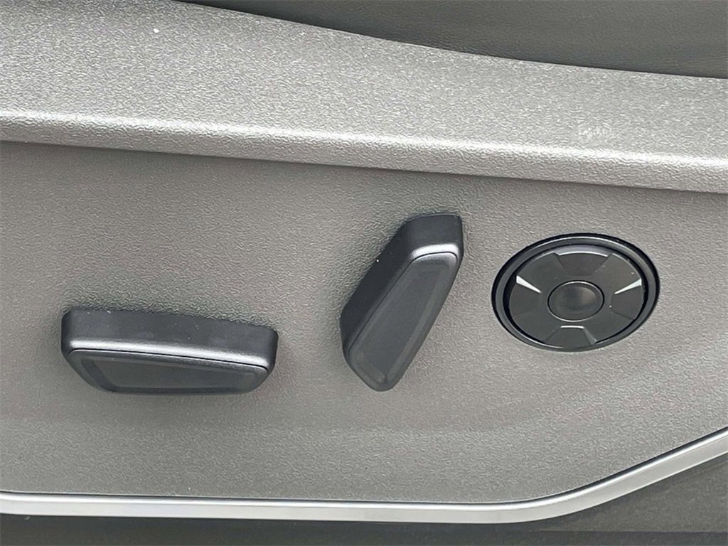 New 2026 Ford F450 Platinum w/ Platinum Plus Package image 14