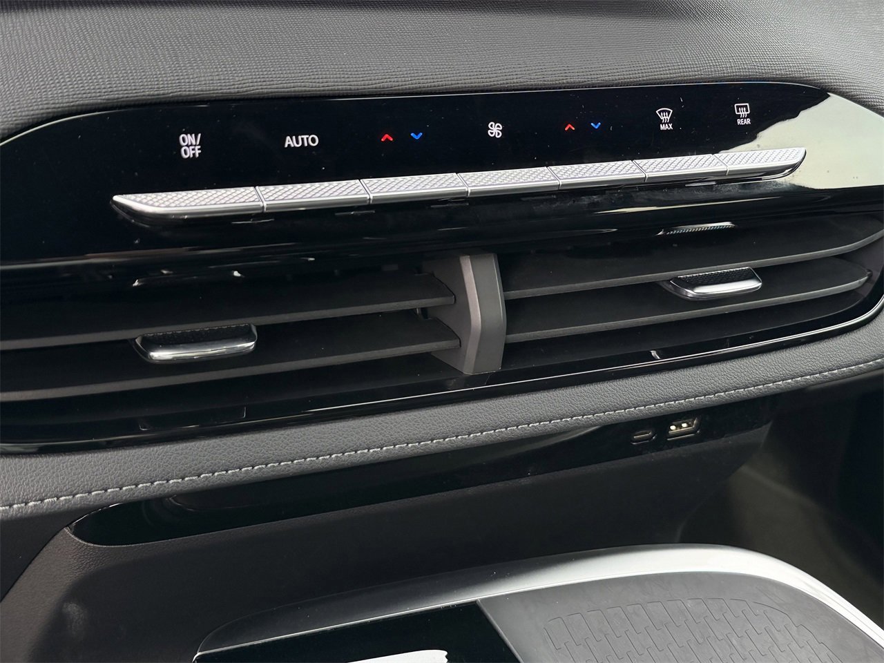 Certified 2025 Buick Enclave Preferred image 20