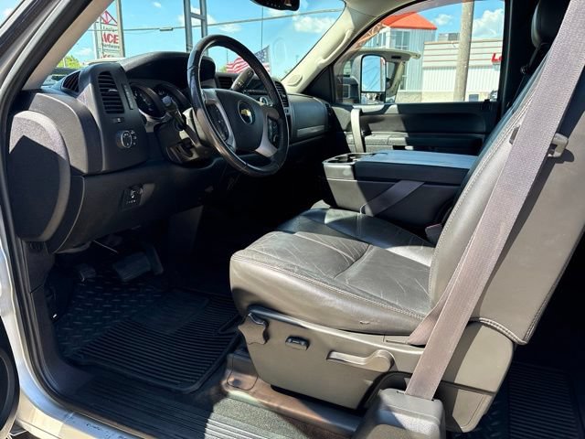 Used 2011 Chevrolet Silverado 3500 LT w/ Interior Plus Package AWD/4WD image 27