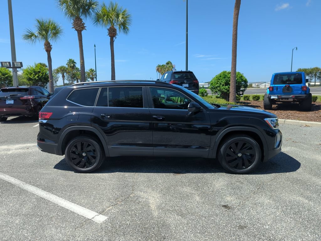 New 2026 Volkswagen Atlas SE FWD image 3