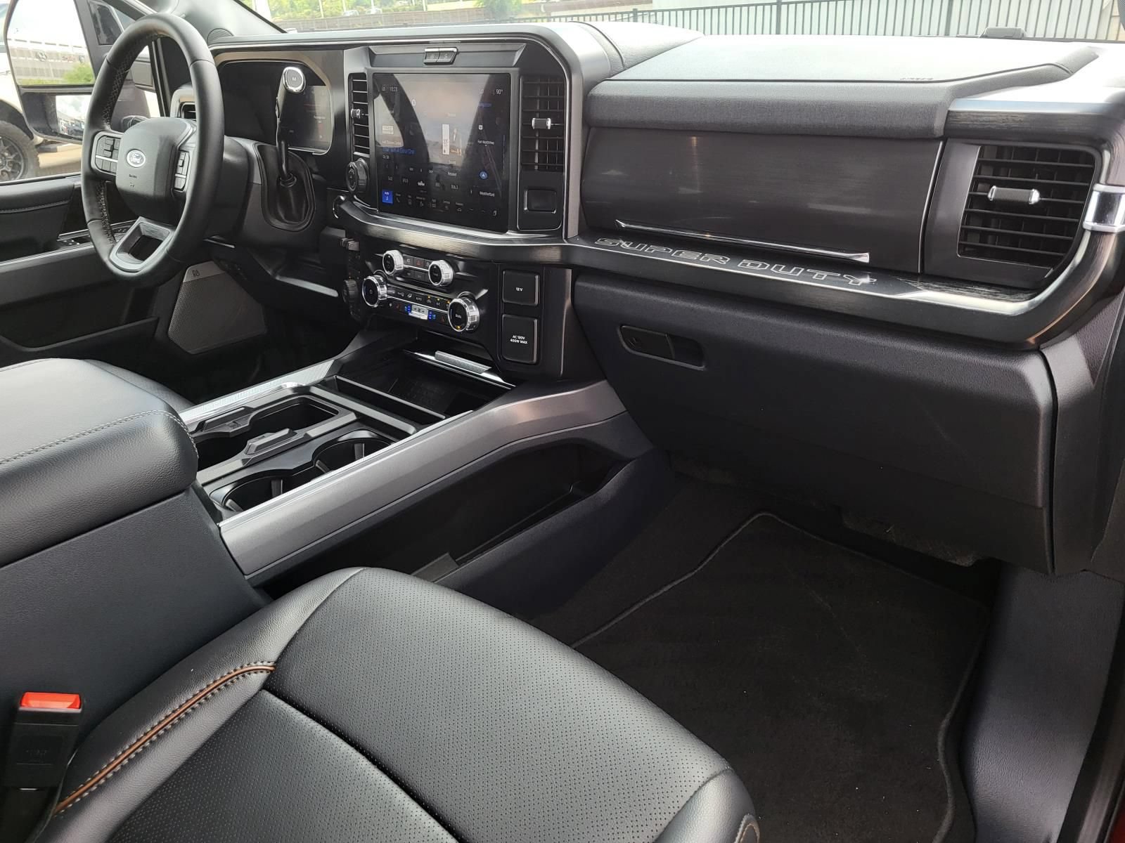 Used 2025 Ford F250 Lariat w/ Lariat Ultimate Package AWD/4WD image 13