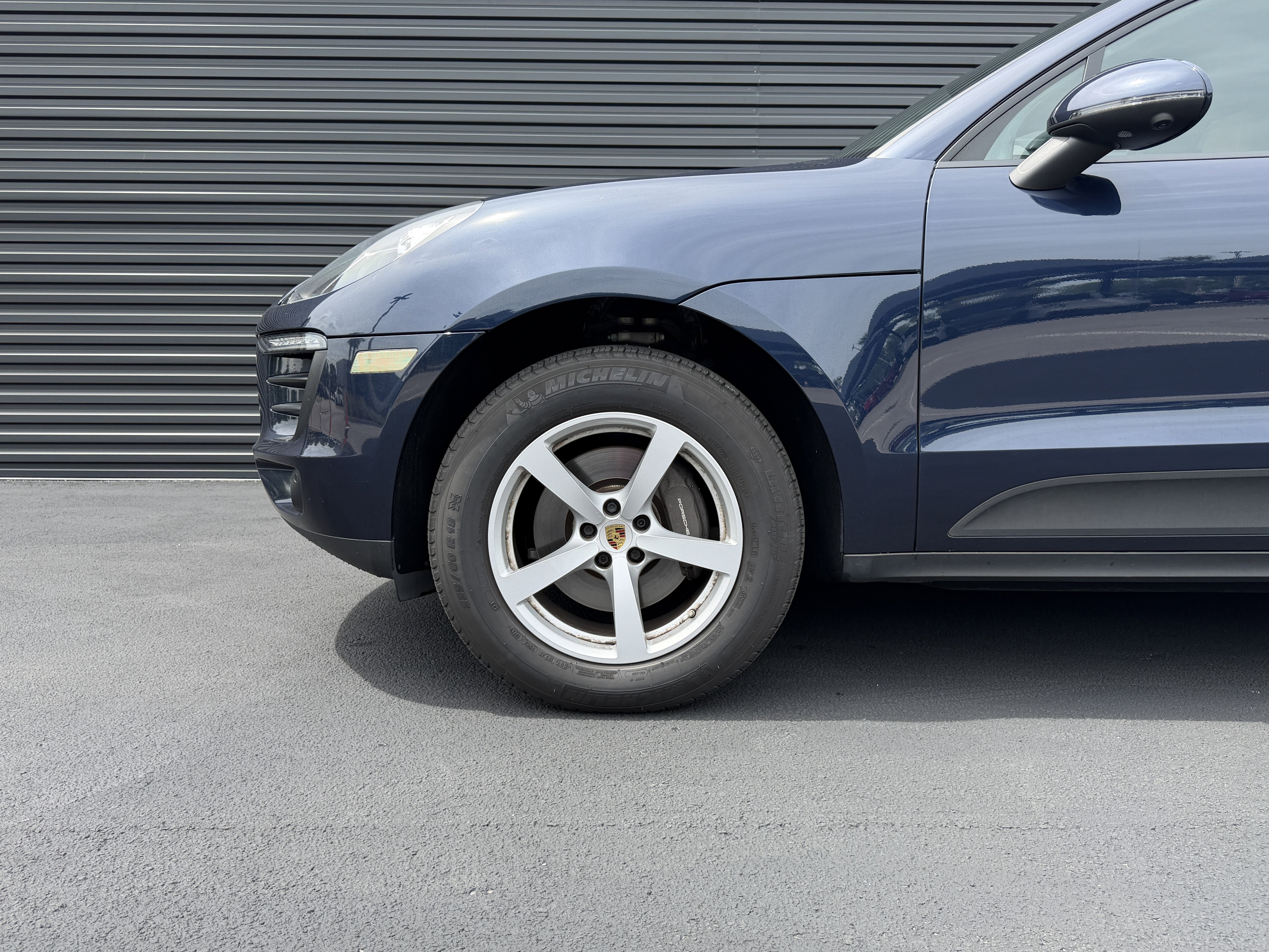 Used 2018 Porsche Macan AWD/4WD image 11