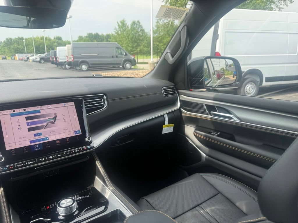 New 2026 Jeep Grand Wagoneer 4WD image 41