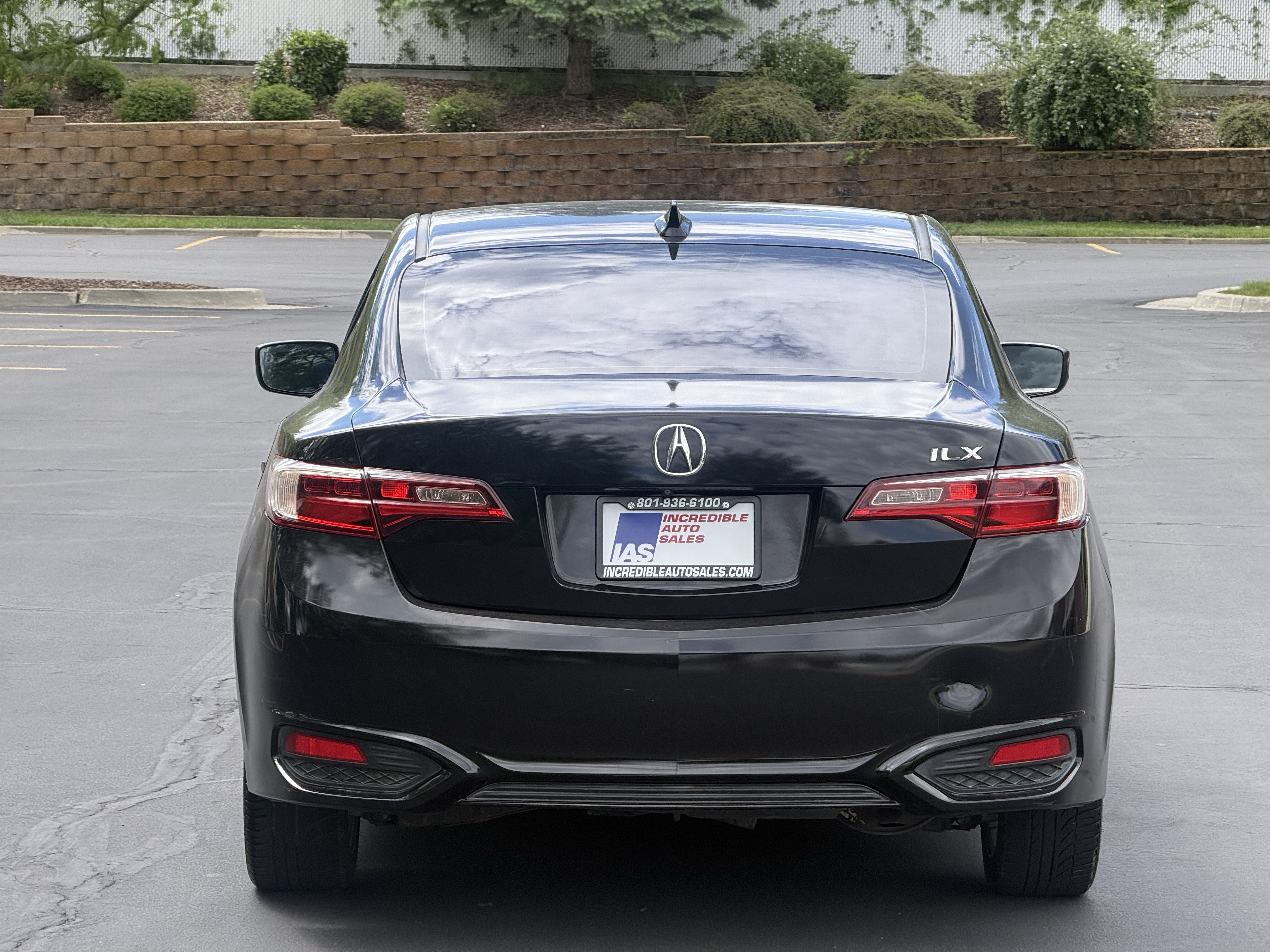 Used 2017 Acura ILX FWD image 5