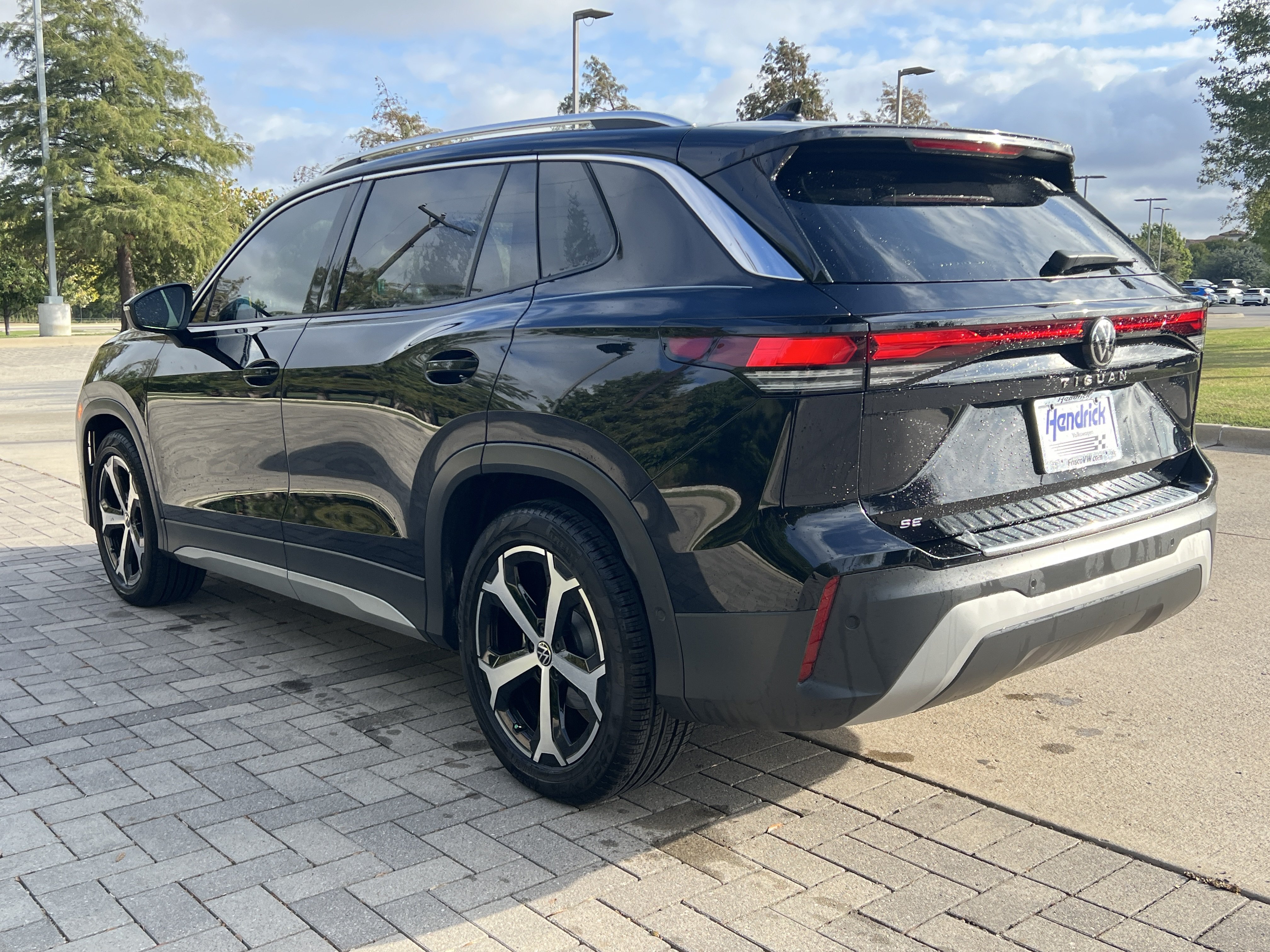 Certified 2026 Volkswagen Tiguan SE FWD image 32