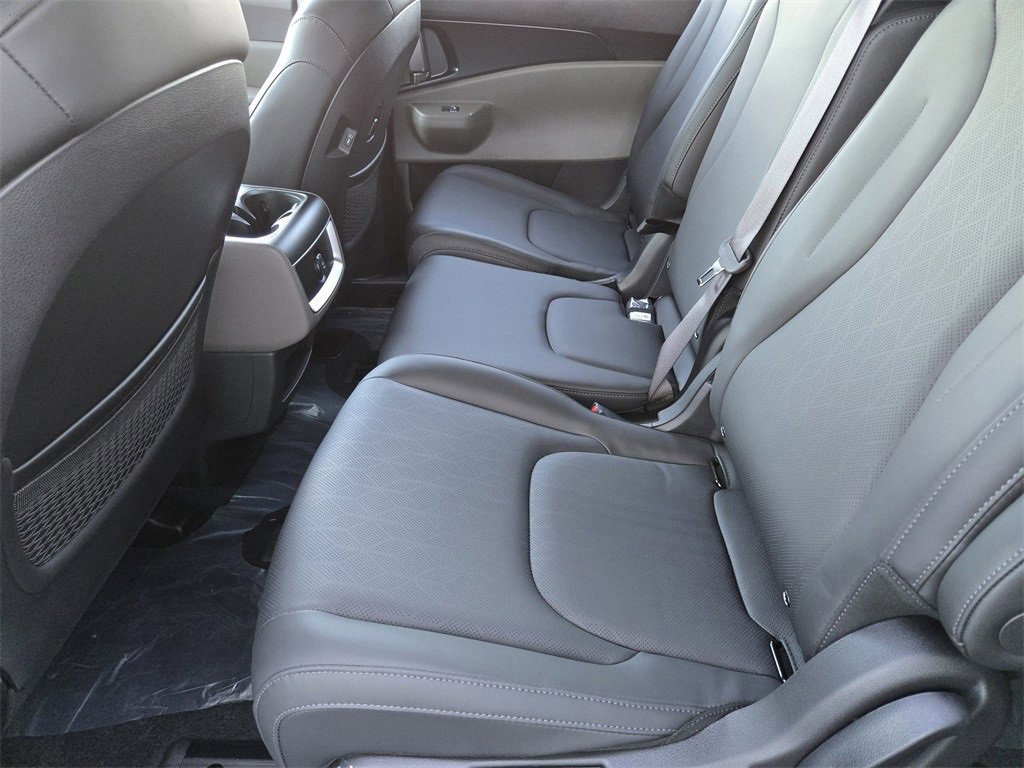 New 2026 Kia Carnival image 21