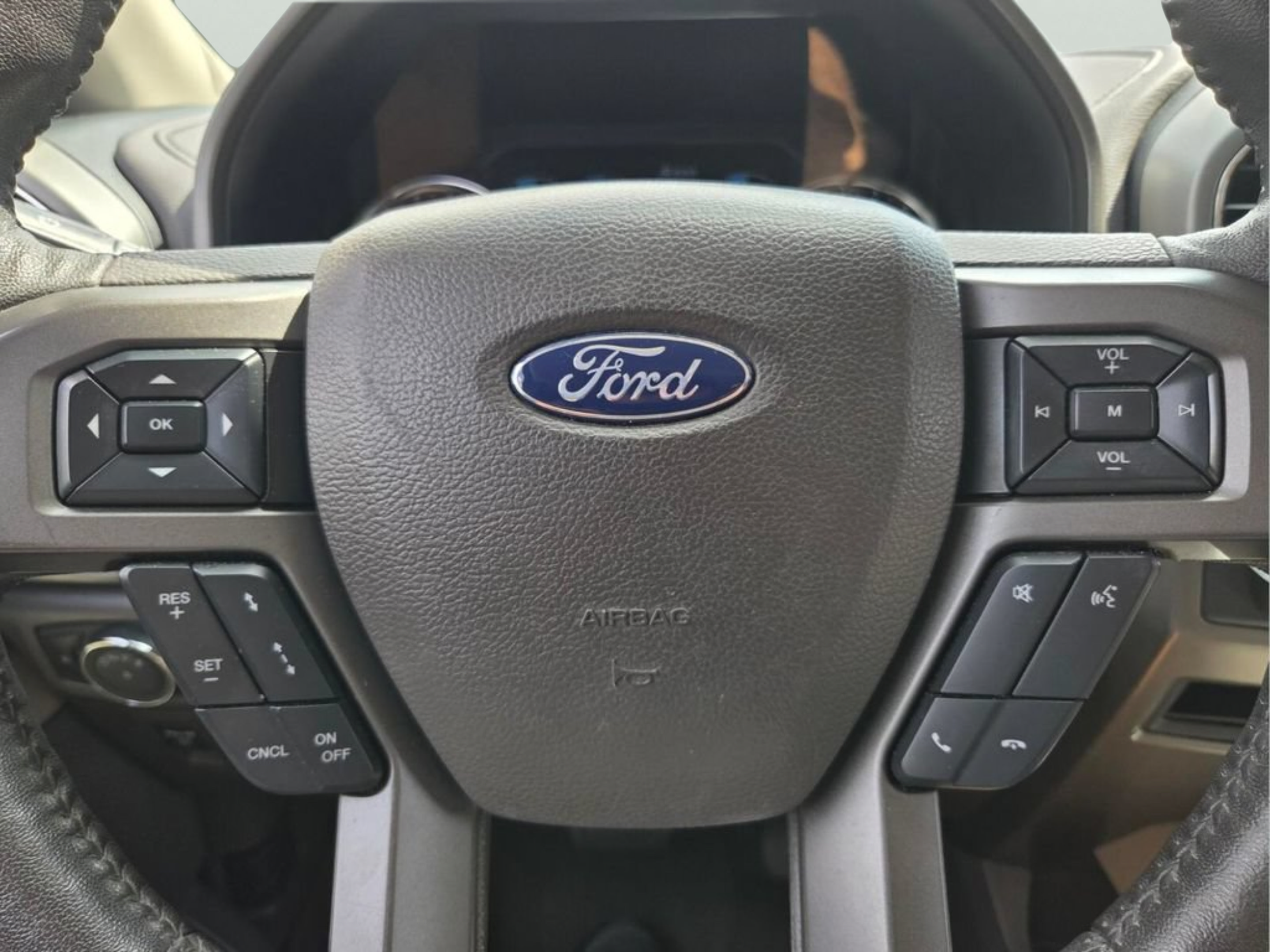 Used 2019 Ford Expedition XLT w/ Equipment Group 202A RWD image 37