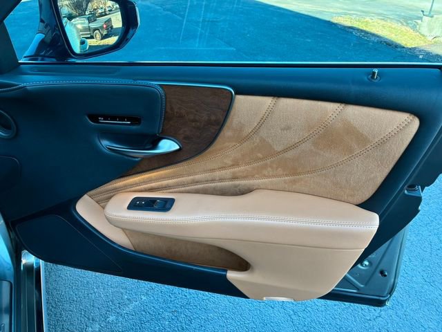 Used 2021 Lexus LS 500 w/ Accessory Package (Z2) image 24