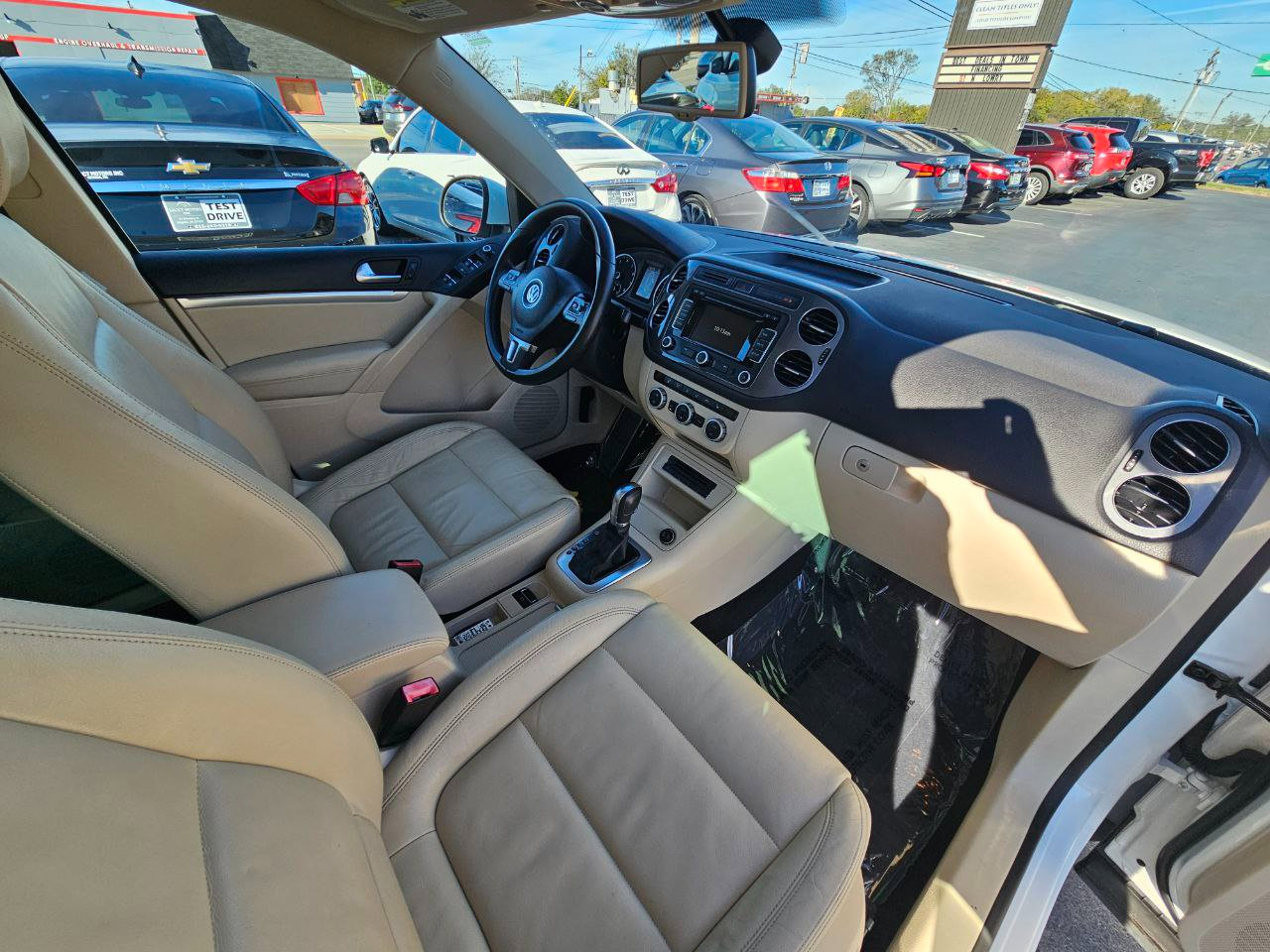 Used 2013 Volkswagen Tiguan SEL image 18