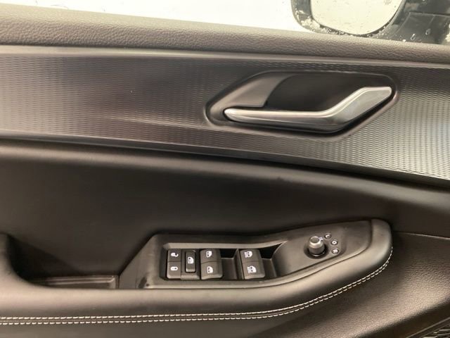 New 2025 Jeep Grand Cherokee Altitude image 19