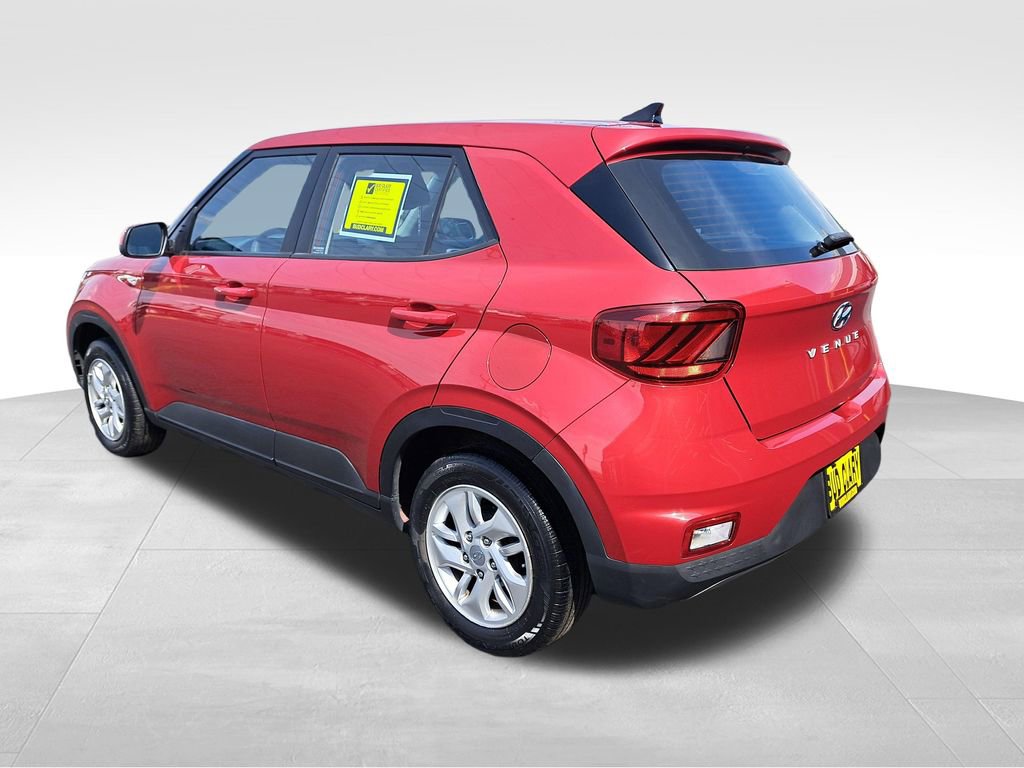 Used 2022 Hyundai Venue SE w/ Cargo Package FWD image 3