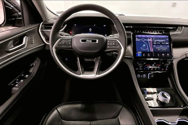 Used 2024 Jeep Grand Cherokee L Limited AWD/4WD image 6