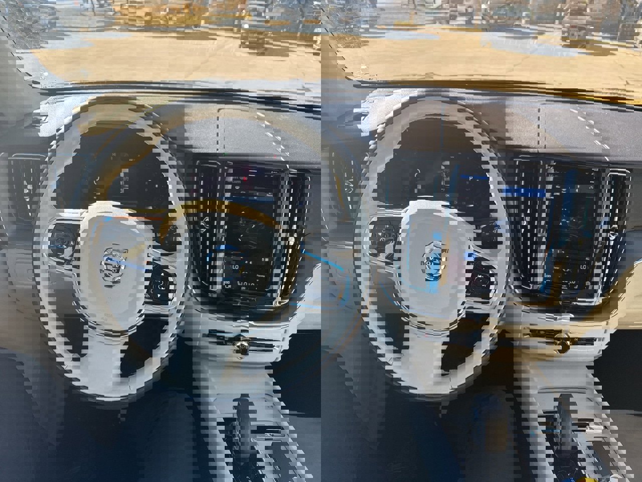 Certified 2023 Volvo XC60 B5 Core w/ Protection Package Premier image 17