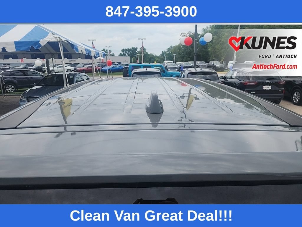 Used 2022 Chrysler Pacifica Touring-L w/ Uconnect Theater Family Group FWD image 10