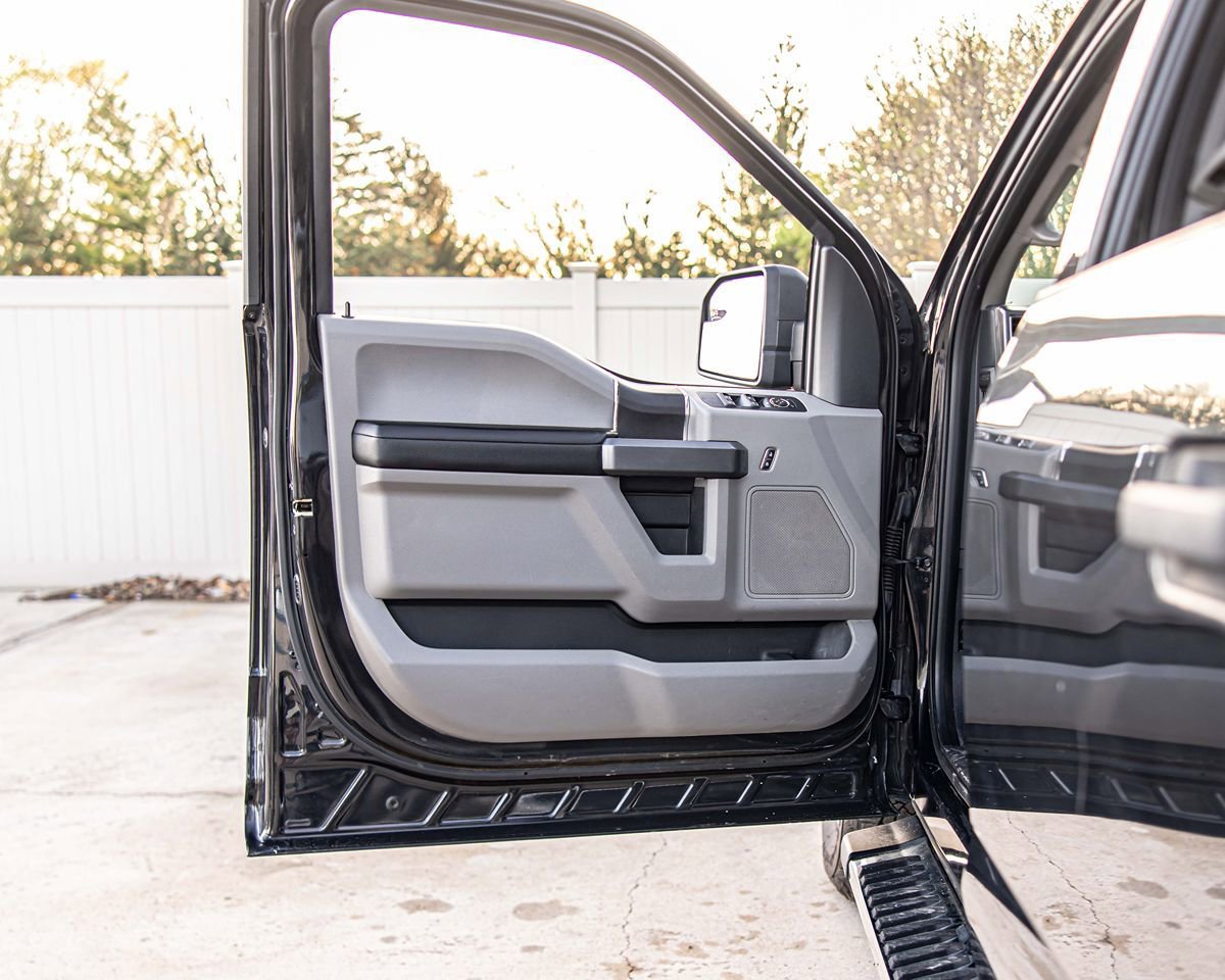 Used 2015 Ford F150 XLT AWD/4WD image 29