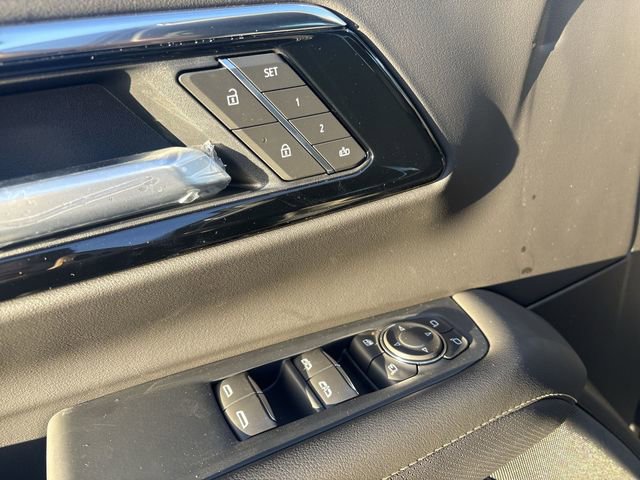 New 2026 Chevrolet Suburban Premier image 24