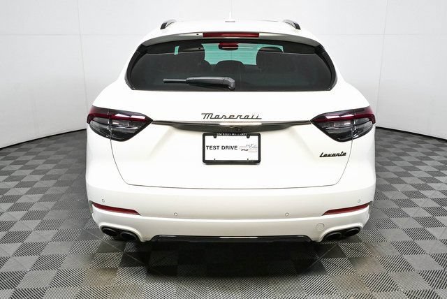 Certified 2022 Maserati Levante GT AWD/4WD image 32