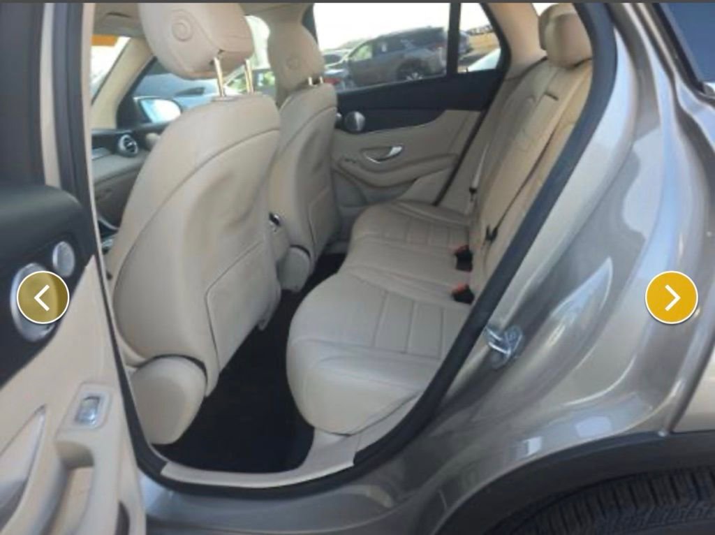 Used 2021 Mercedes-Benz GLC 300 4MATIC w/ Premium Package image 10