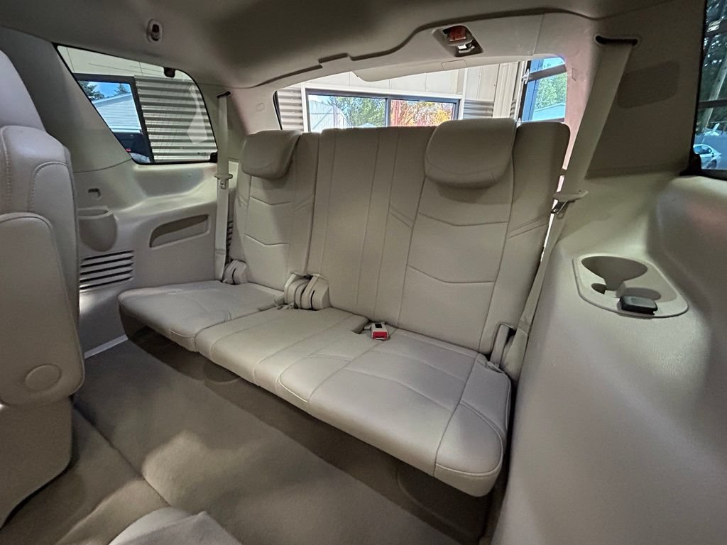 Used 2017 Cadillac Escalade Premium Luxury AWD/4WD image 7
