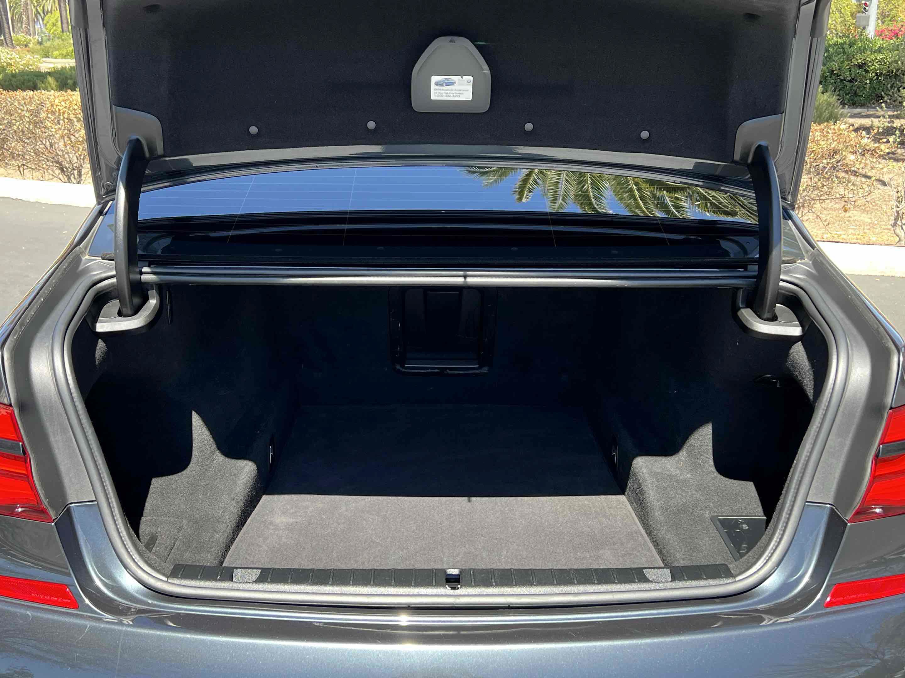 Used 2018 BMW 750i RWD image 76