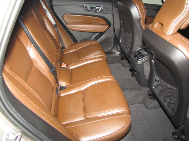 Used 2023 Volvo XC60 B5 Ultimate FWD image 39