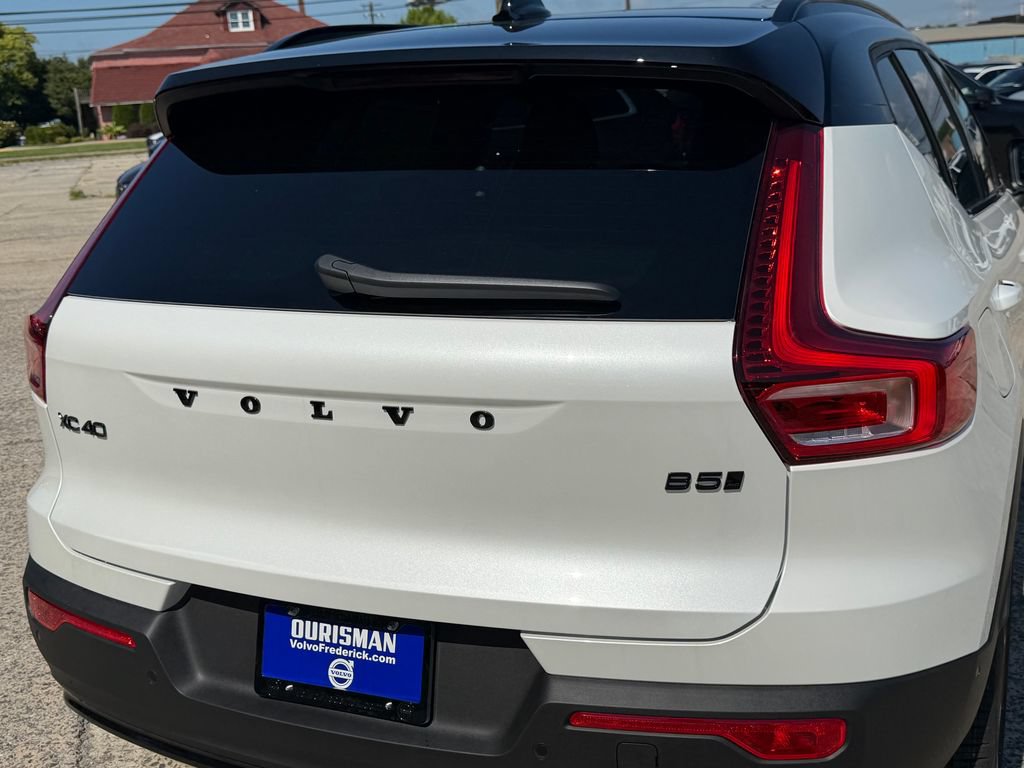 New 2026 Volvo XC40 B5 Ultra w/ Protection Package Premier AWD/4WD image 5