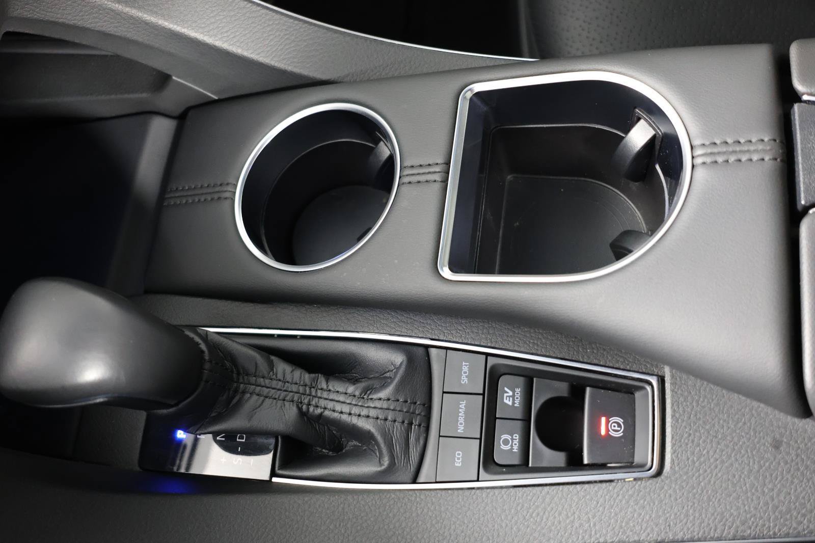 Used 2021 Toyota Avalon Limited FWD image 16