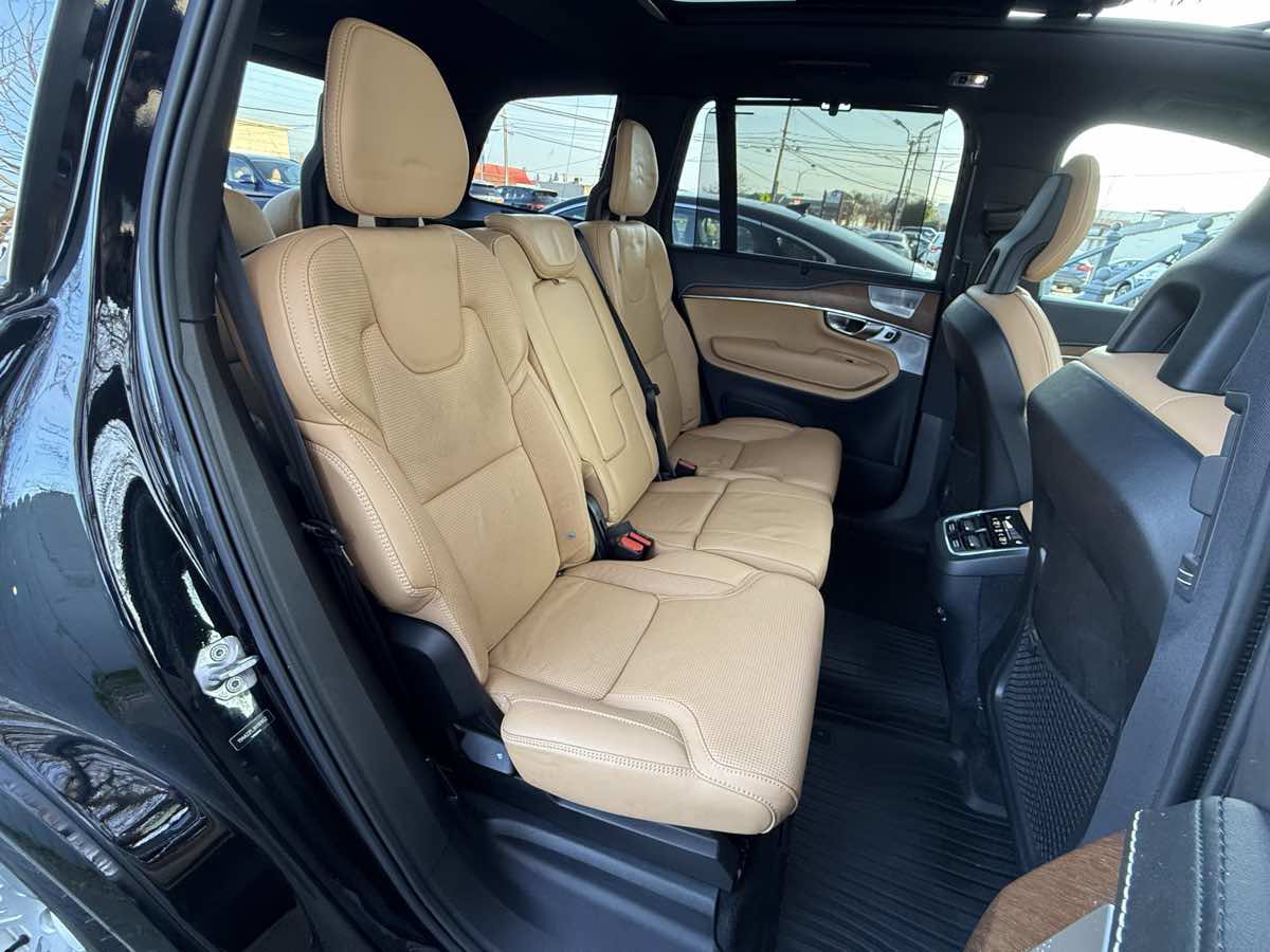 Used 2017 Volvo XC90 T6 Inscription w/ Vision Package image 12
