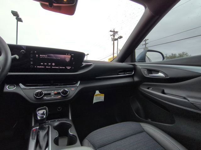 New 2025 Buick Envista Preferred w/ Convenience I Package image 3