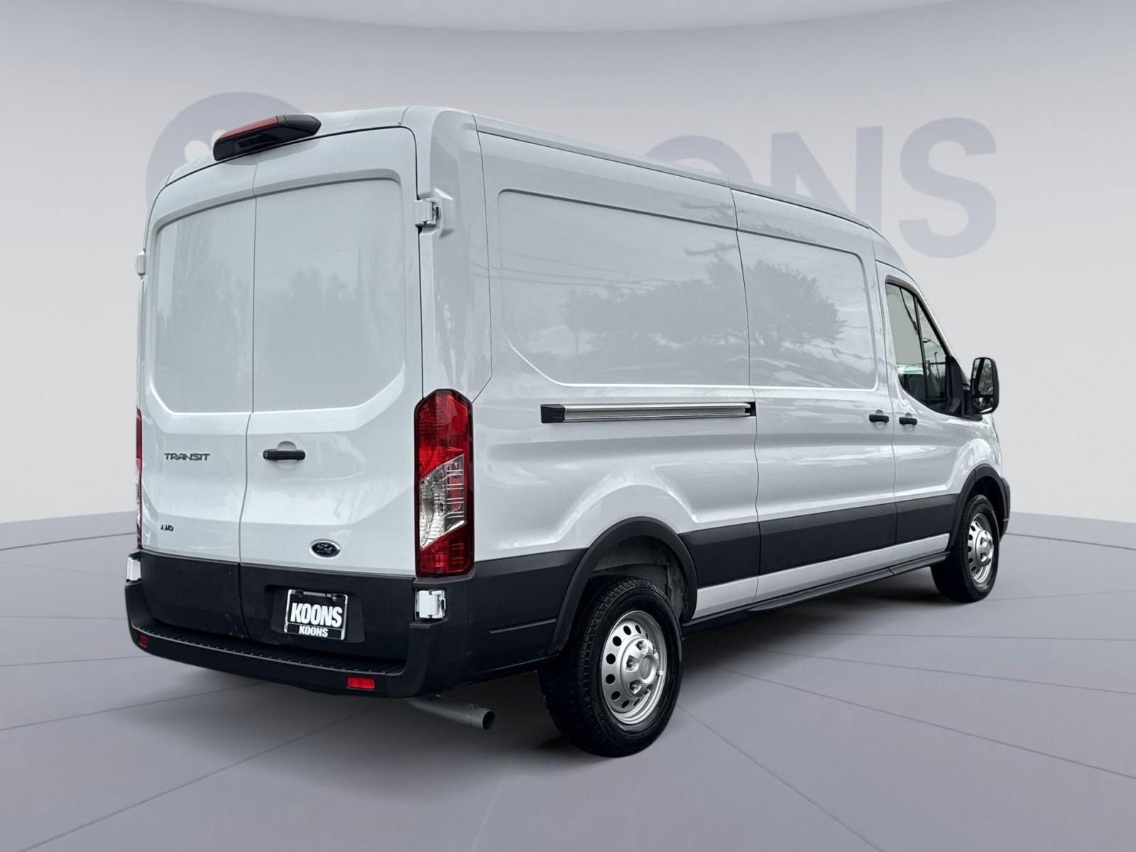 Used 2025 Ford Transit 250 148 Medium Roof Extended AWD w/ Load Area Protection Package image 7