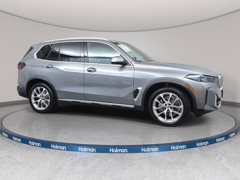 Certified 2024 BMW X5 xDrive40i w/ Premium Package AWD/4WD image 3