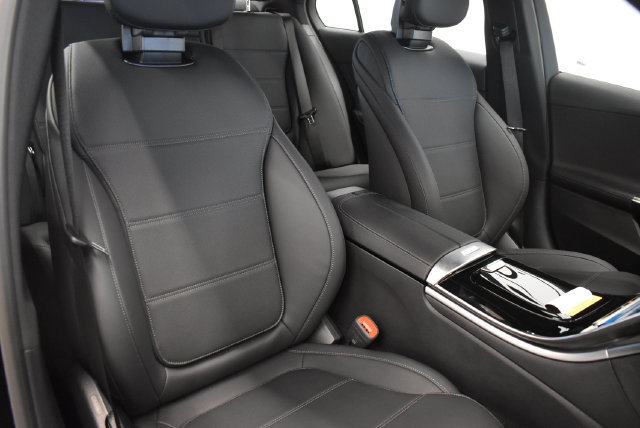 New 2026 Mercedes-Benz C 300 4MATIC Sedan image 6