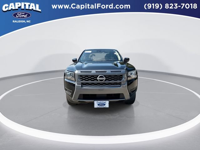 Used 2025 Nissan Frontier SV RWD image 3